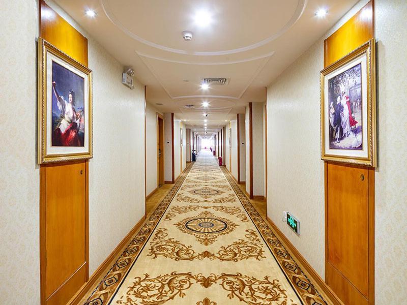 Vienna Hotel Banxuegang Road Šen-čen Exteriér fotografie