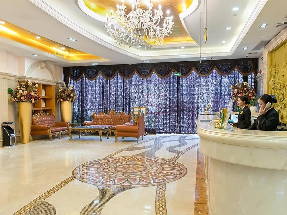 Vienna Hotel Banxuegang Road Šen-čen Exteriér fotografie