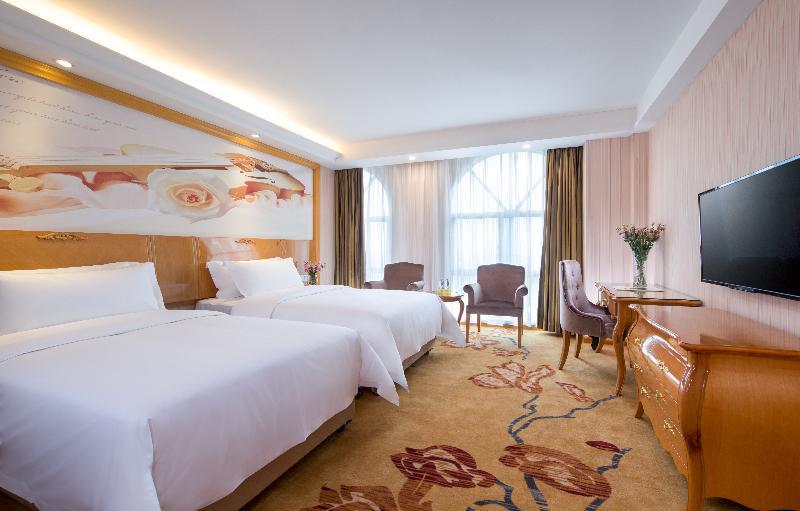 Vienna Hotel Banxuegang Road Šen-čen Exteriér fotografie